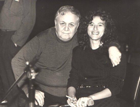 Με τον Μάνο ΧατζιδάκιΜε τον Μάνο Χατζιδάκι